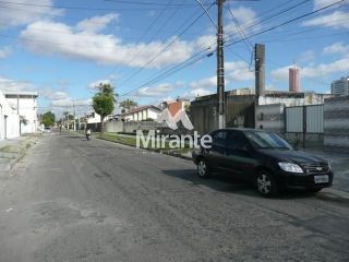 Casa Para Vender com 3 quartos sendo 1 suítes no bairro Santa Mônica em Feira De Santana