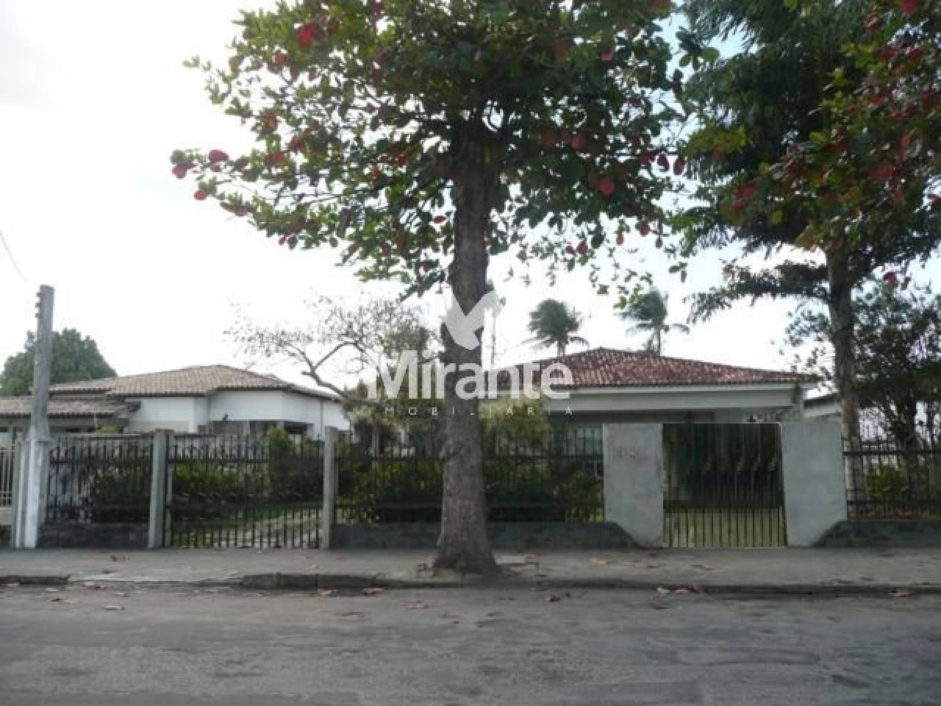 Casa Para Vender com 4 quartos sendo 1 suíte no bairro Kalilândia em Feira De Santana