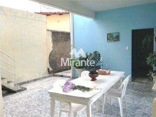 Casa Para Vender com 4 quartos no bairro Ponto Central em Feira De Santana