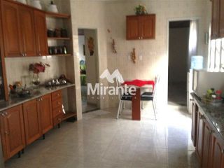 Casa Para Vender com 4 quartos no bairro Ponto Central em Feira De Santana