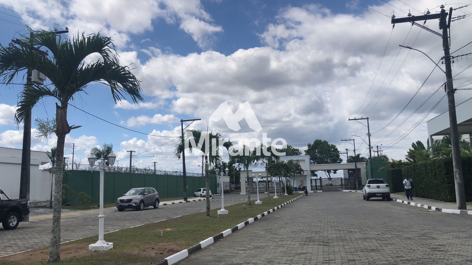 Lote / Terreno de Condomínio Para Vender no bairro Sim em Feira De Santana