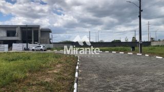 Lote / Terreno de Condomínio Para Vender no bairro Sim em Feira De Santana