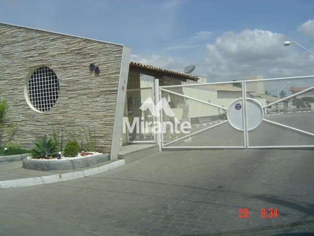 Casa de Condomínio Para Vender com 4 quartos sendo 2 suítes no bairro Brasília em Feira De Santana