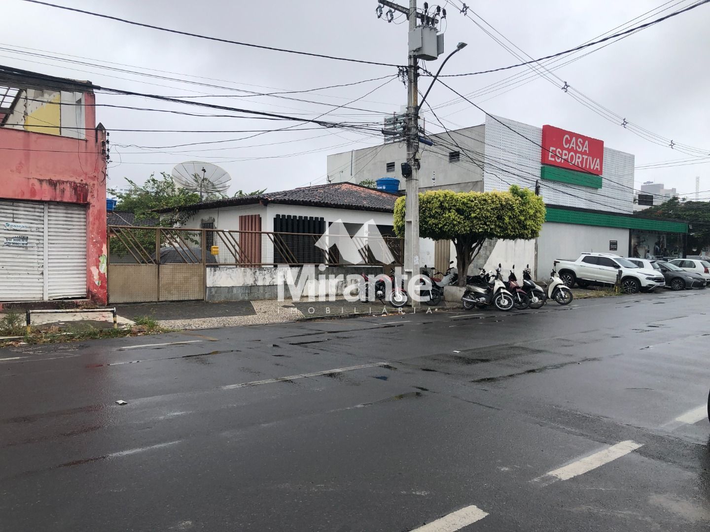 Casa Para Vender com 3 quartos no bairro Ponto Central em Feira De Santana