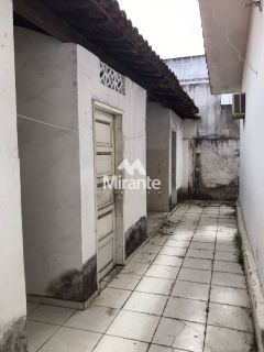 Casa Para Vender com 3 quartos no bairro Parque Getúlio Vargas em Feira De Santana