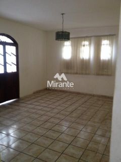 Casa Para Alugar com 3 quartos sendo 1 suítes no bairro Brasília em Feira De Santana