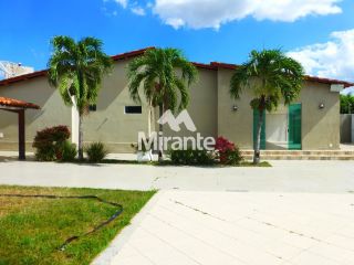 Casa Para Vender com 6 quartos no bairro Santa Mônica em Feira De Santana