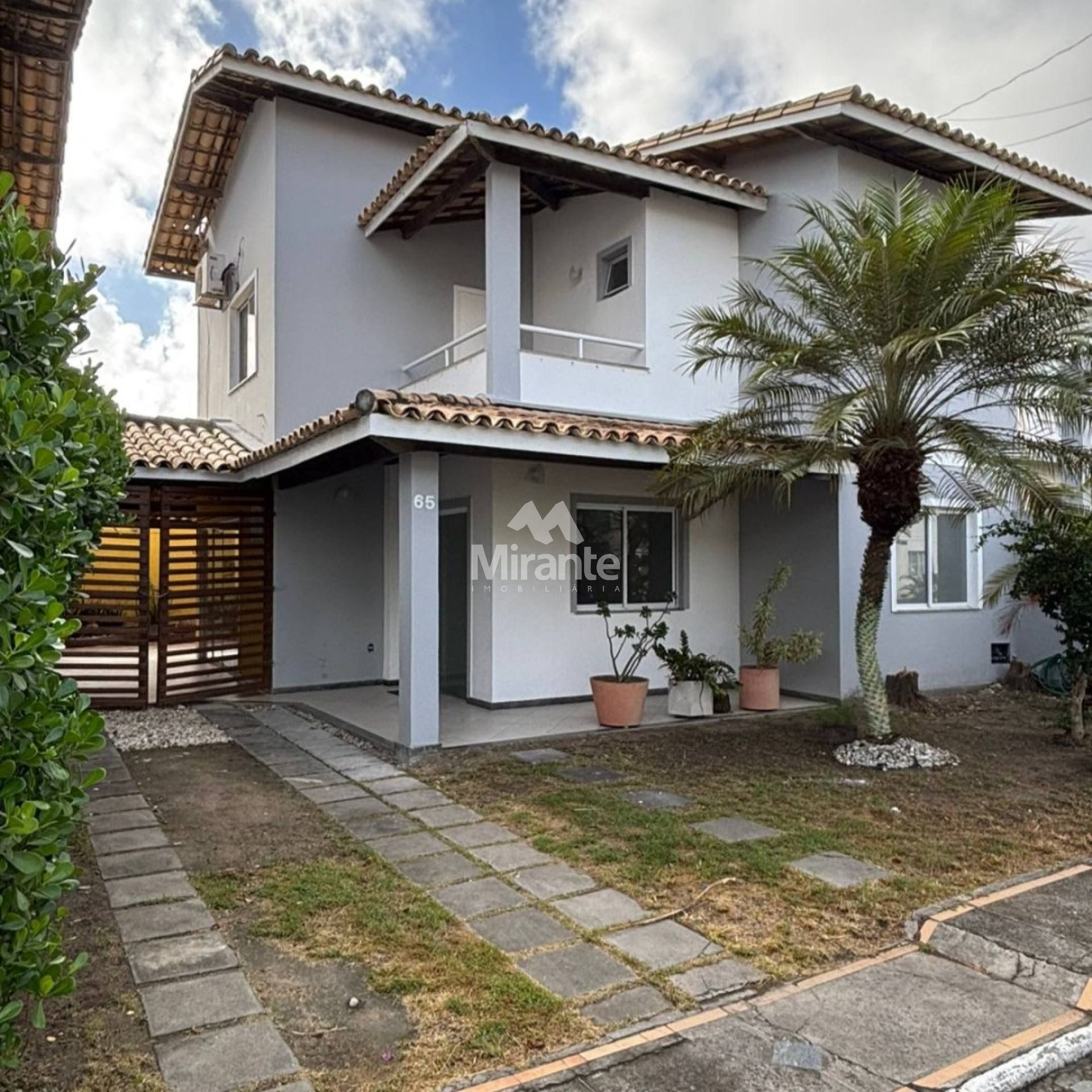Casa Para Alugar com 3 quartos sendo 1 suítes no bairro Lagoa Salgada em Feira De Santana
