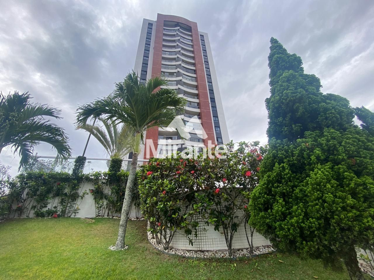 Apartamento Para Vender com 3 quartos 1 suítes no bairro Santa Mônica em Feira De Santana