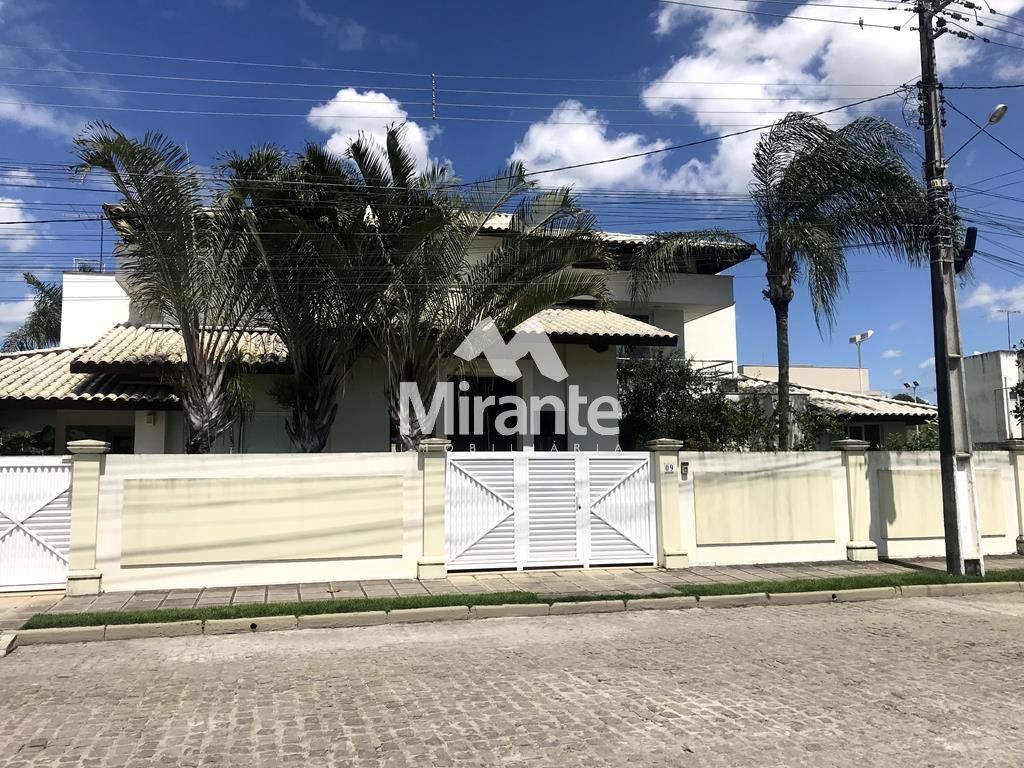 Casa de Condomínio Para Vender com 4 quartos sendo 4 suítes no bairro Sim em Feira De Santana