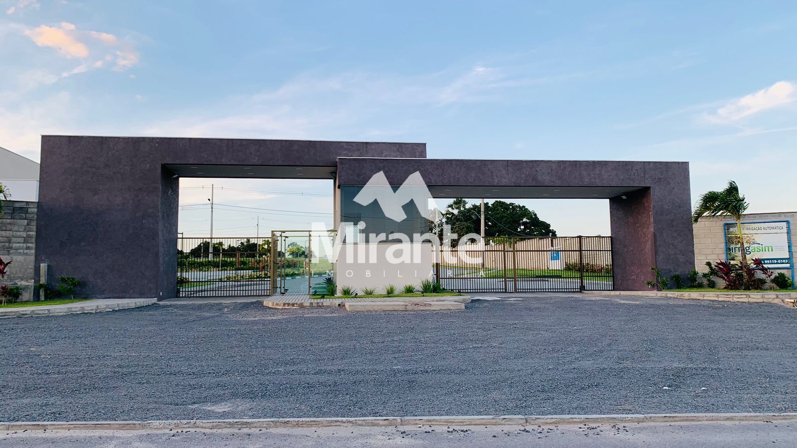 Lote / Terreno de Condomínio Para Vender no bairro Lagoa Salgada em Feira De Santana