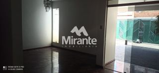 Casa Para Alugar com 4 quartos sendo 1 suítes no bairro Olhos D Água em Feira De Santana