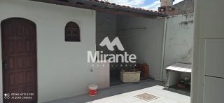 Casa Para Alugar com 4 quartos sendo 1 suítes no bairro Olhos D Água em Feira De Santana