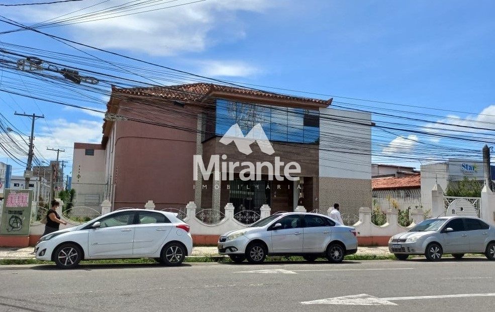 Casa Para Vender no bairro Centro em Feira De Santana