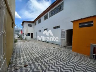 Casa Para Vender no bairro Centro em Feira De Santana