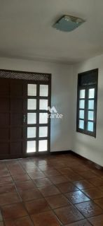 Casa Para Vender com 4 quartos sendo 2 suítes no bairro Santa Mônica em Feira De Santana