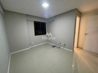 Apartamento Para Vender com 4 quartos sendo 4 suítes no bairro Santa Mônica em Feira De Santana