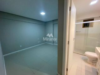 Apartamento Para Vender com 4 quartos sendo 4 suítes no bairro Santa Mônica em Feira De Santana
