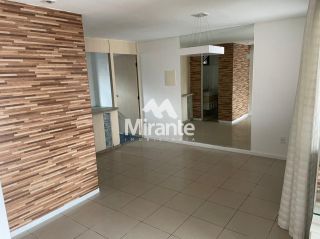 Casa de Condomínio Para Vender com 3 quartos sendo 1 suítes no bairro Santa Mônica em Feira De Santana