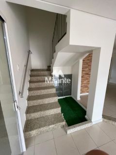 Casa de Condomínio Para Vender com 3 quartos sendo 1 suítes no bairro Santa Mônica em Feira De Santana