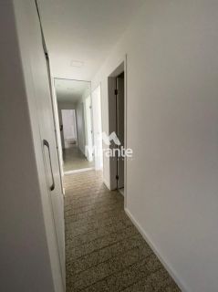 Casa de Condomínio Para Vender com 3 quartos sendo 1 suítes no bairro Santa Mônica em Feira De Santana