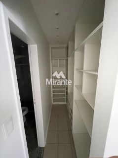 Casa de Condomínio Para Vender com 3 quartos sendo 1 suítes no bairro Santa Mônica em Feira De Santana