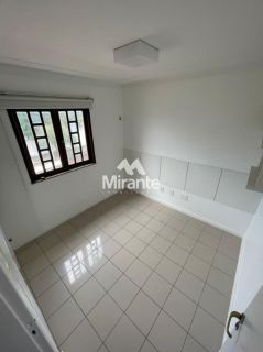 Casa de Condomínio Para Vender com 3 quartos sendo 1 suítes no bairro Santa Mônica em Feira De Santana
