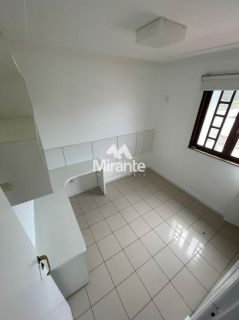 Casa de Condomínio Para Vender com 3 quartos sendo 1 suítes no bairro Santa Mônica em Feira De Santana