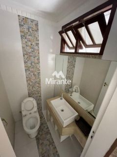 Casa de Condomínio Para Vender com 3 quartos sendo 1 suítes no bairro Santa Mônica em Feira De Santana