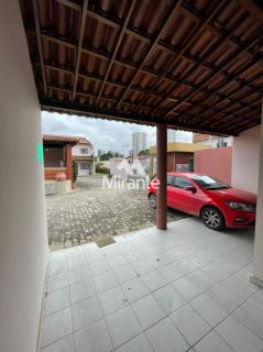 Casa de Condomínio Para Vender com 3 quartos sendo 1 suítes no bairro Santa Mônica em Feira De Santana
