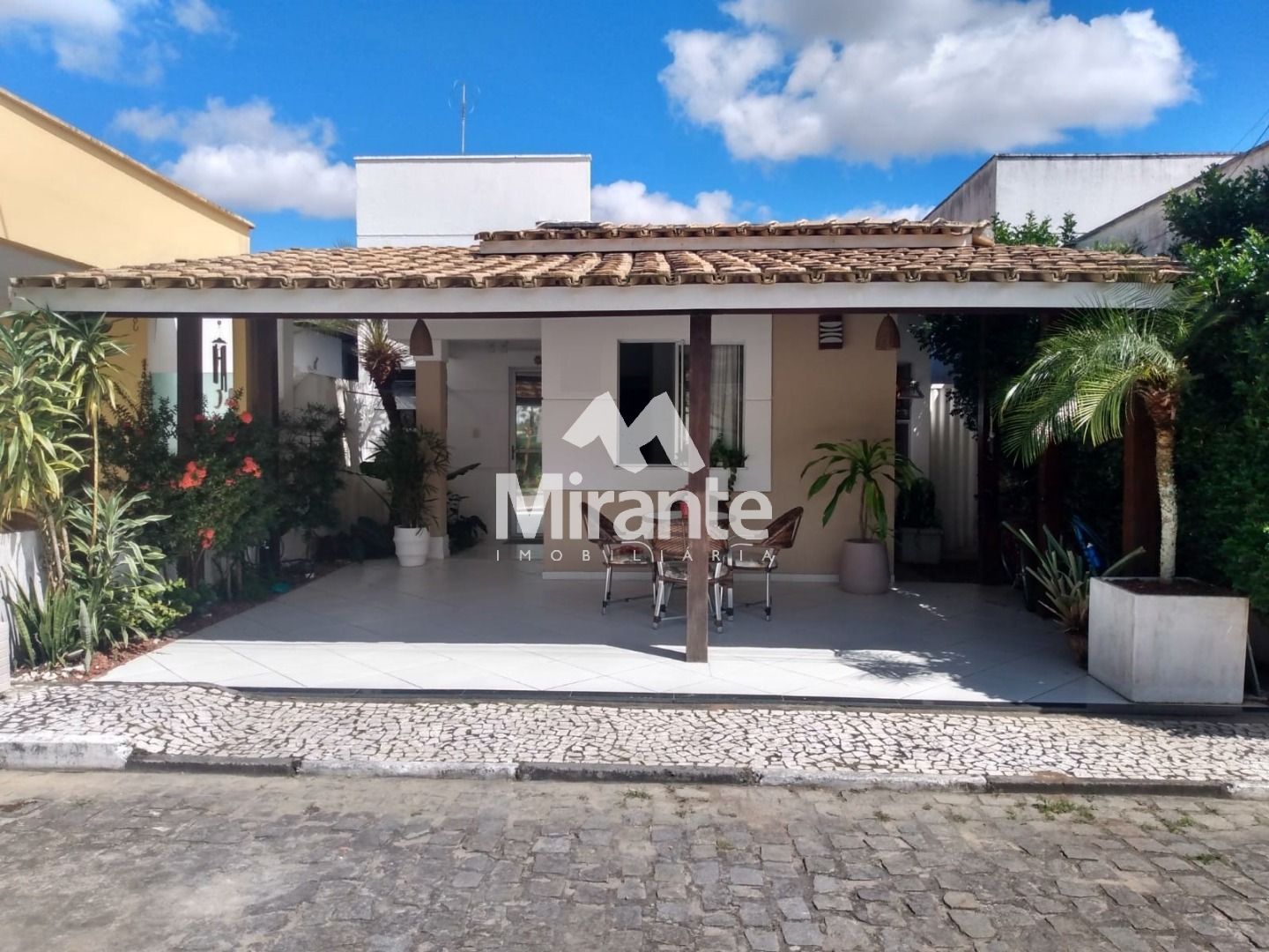 Casa de Condomínio Para Vender com 3 quartos sendo 1 suíte no bairro Sim em Feira De Santana