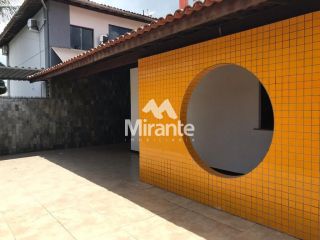Casa Para Vender com 3 quartos sendo 1 suítes no bairro Santa Mônica em Feira De Santana
