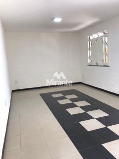 Casa Para Vender com 3 quartos sendo 1 suítes no bairro Santa Mônica em Feira De Santana