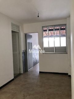 Casa Para Vender com 3 quartos sendo 1 suítes no bairro Santa Mônica em Feira De Santana