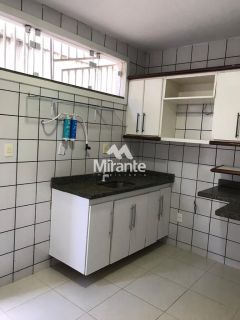 Casa Para Vender com 3 quartos sendo 1 suítes no bairro Santa Mônica em Feira De Santana
