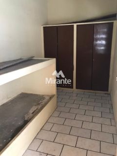 Casa Para Vender com 3 quartos sendo 1 suítes no bairro Santa Mônica em Feira De Santana