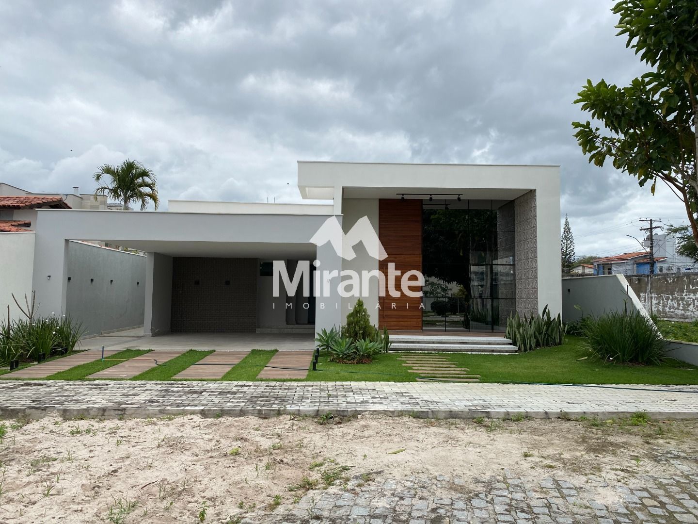 Casa Para Vender com 3 quartos no bairro Cidade Nova em Feira De Santana