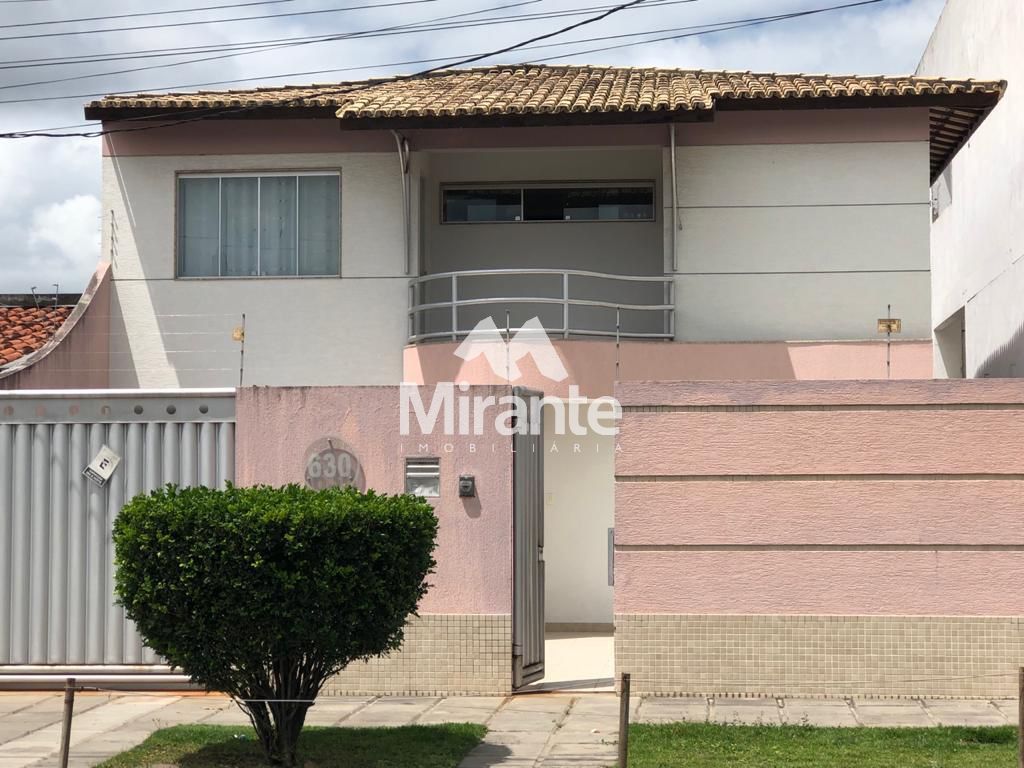 Casa Para Vender com 4 quartos sendo 4 suítes no bairro Capuchinhos em Feira De Santana