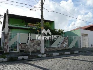 Casa Para Alugar no bairro Santa Mônica em Feira De Santana