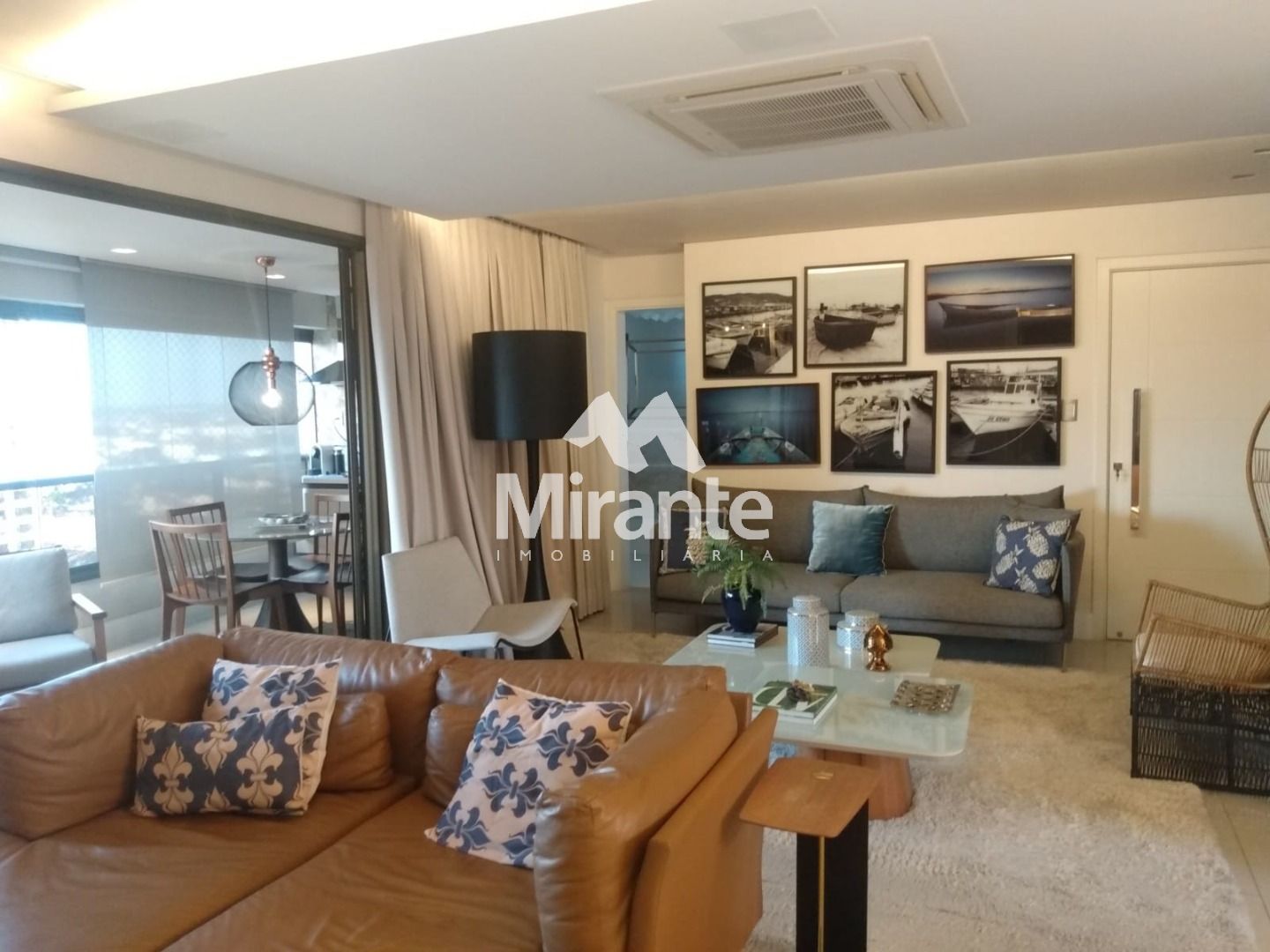 Apartamento Mobiliado Para Vender com 4 quartos sendo 3 suítes no bairro Santa Mônica em Feira De Santana