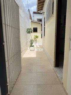 Casa Para Vender com 3 quartos sendo 1 suítes no bairro Brasília em Feira De Santana