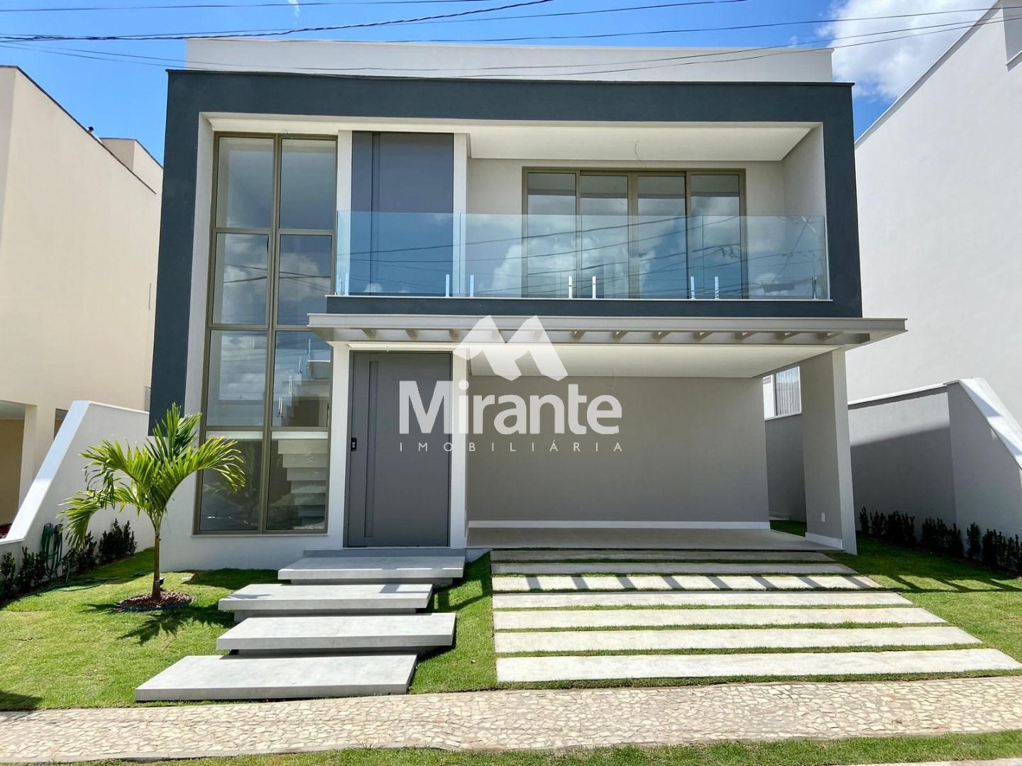 Casa Para Vender com 4 quartos sendo 3 suítes no bairro Papagaio em Feira De Santana