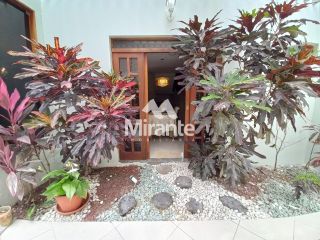 Casa Para Vender com 4 quartos sendo 2 suítes no bairro Jardim Acácia em Feira De Santana
