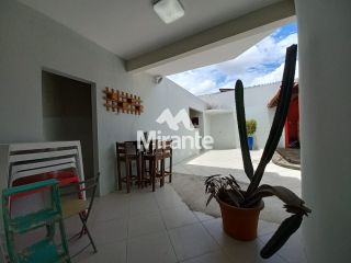 Casa Para Vender com 4 quartos sendo 2 suítes no bairro Jardim Acácia em Feira De Santana
