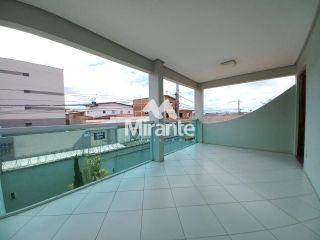 Casa Para Vender com 4 quartos sendo 2 suítes no bairro Jardim Acácia em Feira De Santana