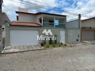 Casa Para Vender com 4 quartos sendo 2 suítes no bairro Jardim Acácia em Feira De Santana