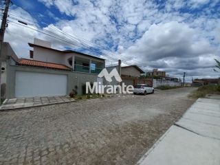 Casa Para Vender com 4 quartos sendo 2 suítes no bairro Jardim Acácia em Feira De Santana