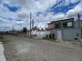 Casa Para Vender com 4 quartos sendo 2 suítes no bairro Jardim Acácia em Feira De Santana