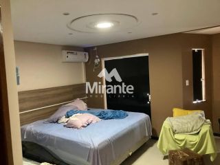 Casa Para Vender com 4 quartos sendo 1 suítes no bairro Jardim Cruzeiro em Feira De Santana
