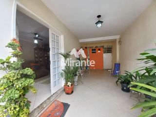 Casa de Condomínio Para Vender com 3 quartos sendo 1 suítes no bairro Santa Mônica em Feira De Santana